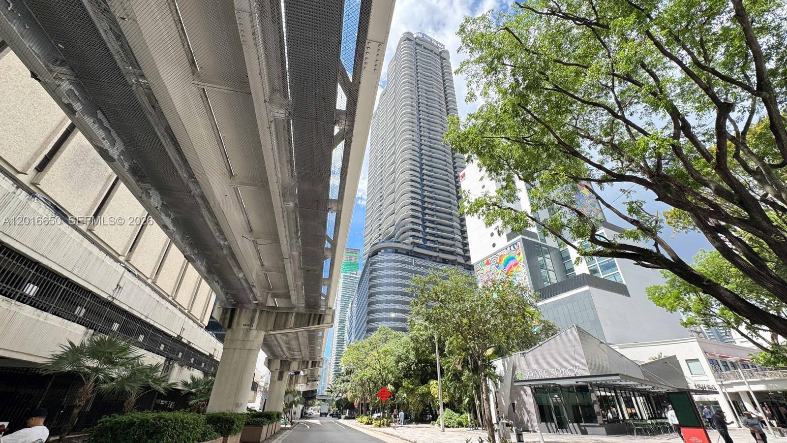 1000 Brickell Plz 2603 Property Photo 31