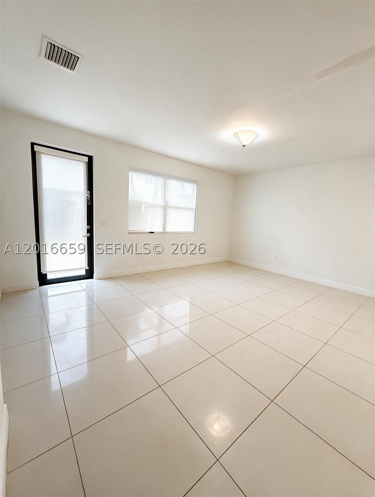 9845 Nw 86th Ter Property Photo 12