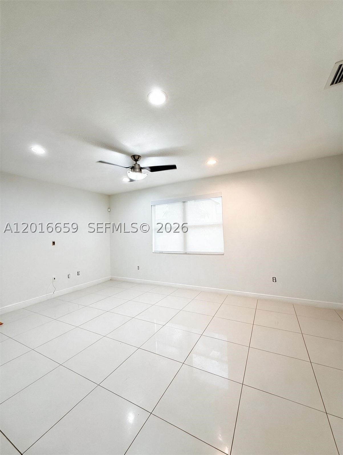 9845 Nw 86th Ter Property Photo 13