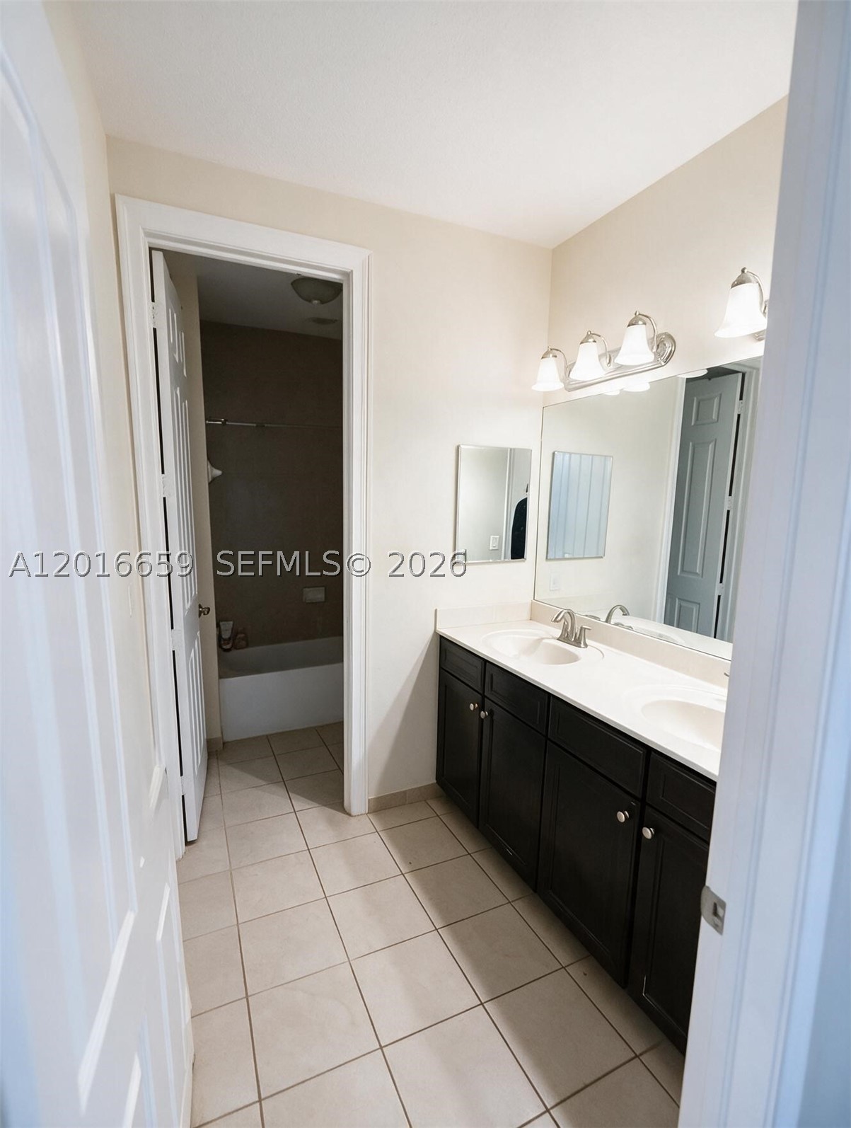 9845 Nw 86th Ter Property Photo 18