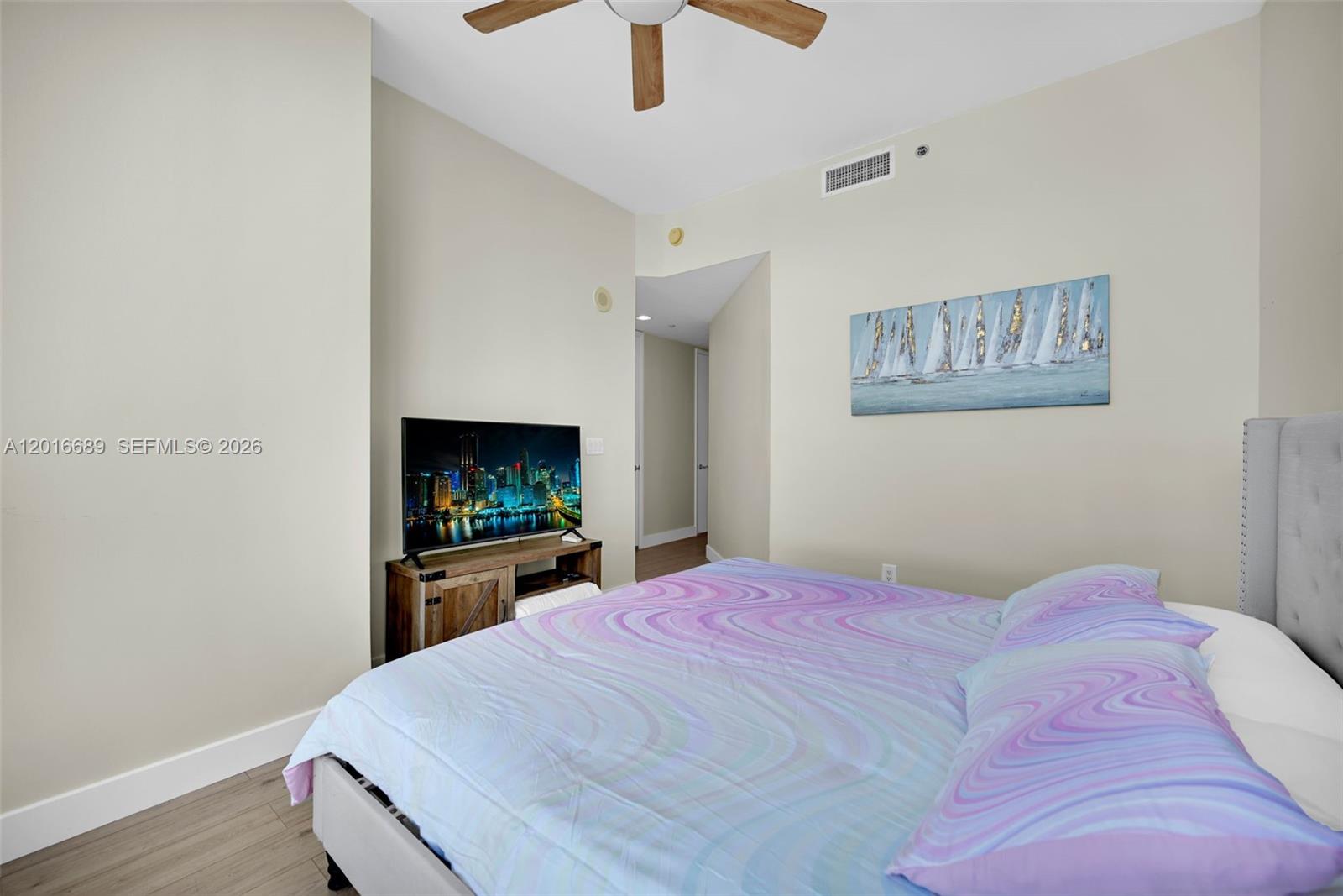 100 S Pointe Dr 801 Property Photo 10