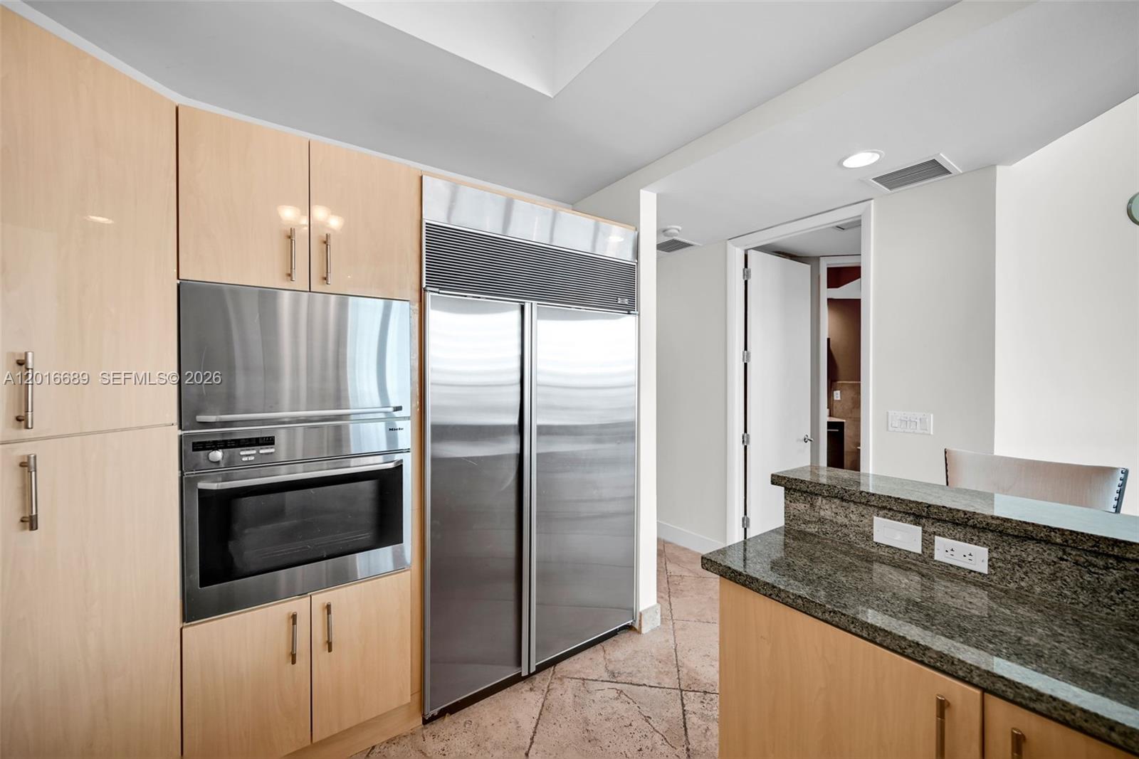 100 S Pointe Dr 801 Property Photo 26