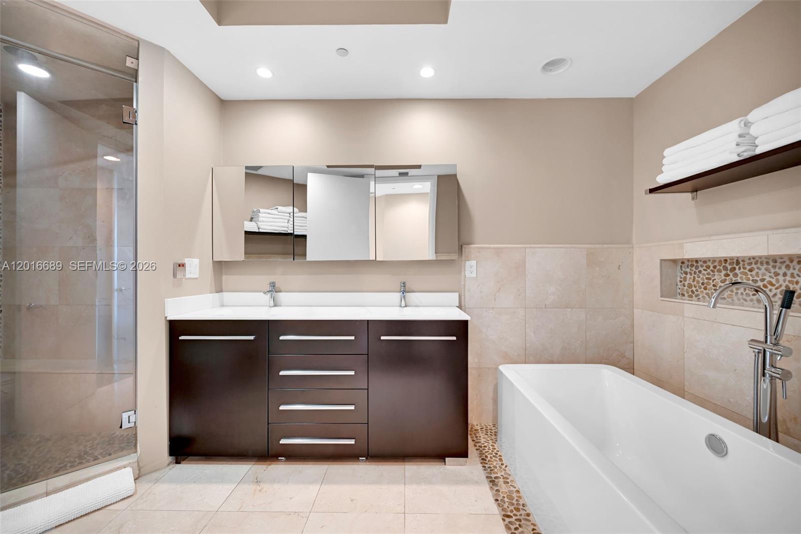 100 S Pointe Dr 801 Property Photo 46