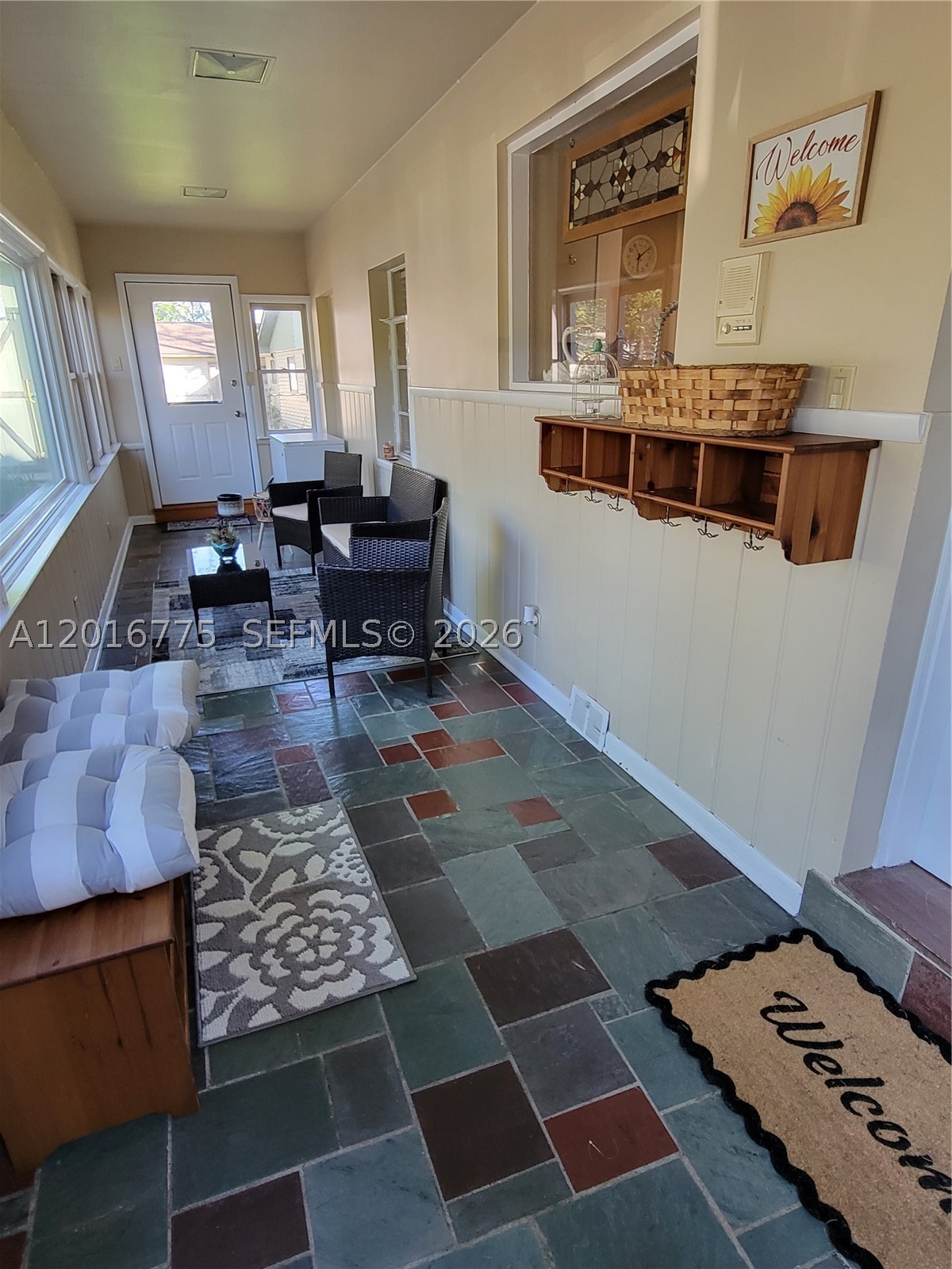 605 Hilltop Drive Property Photo 7
