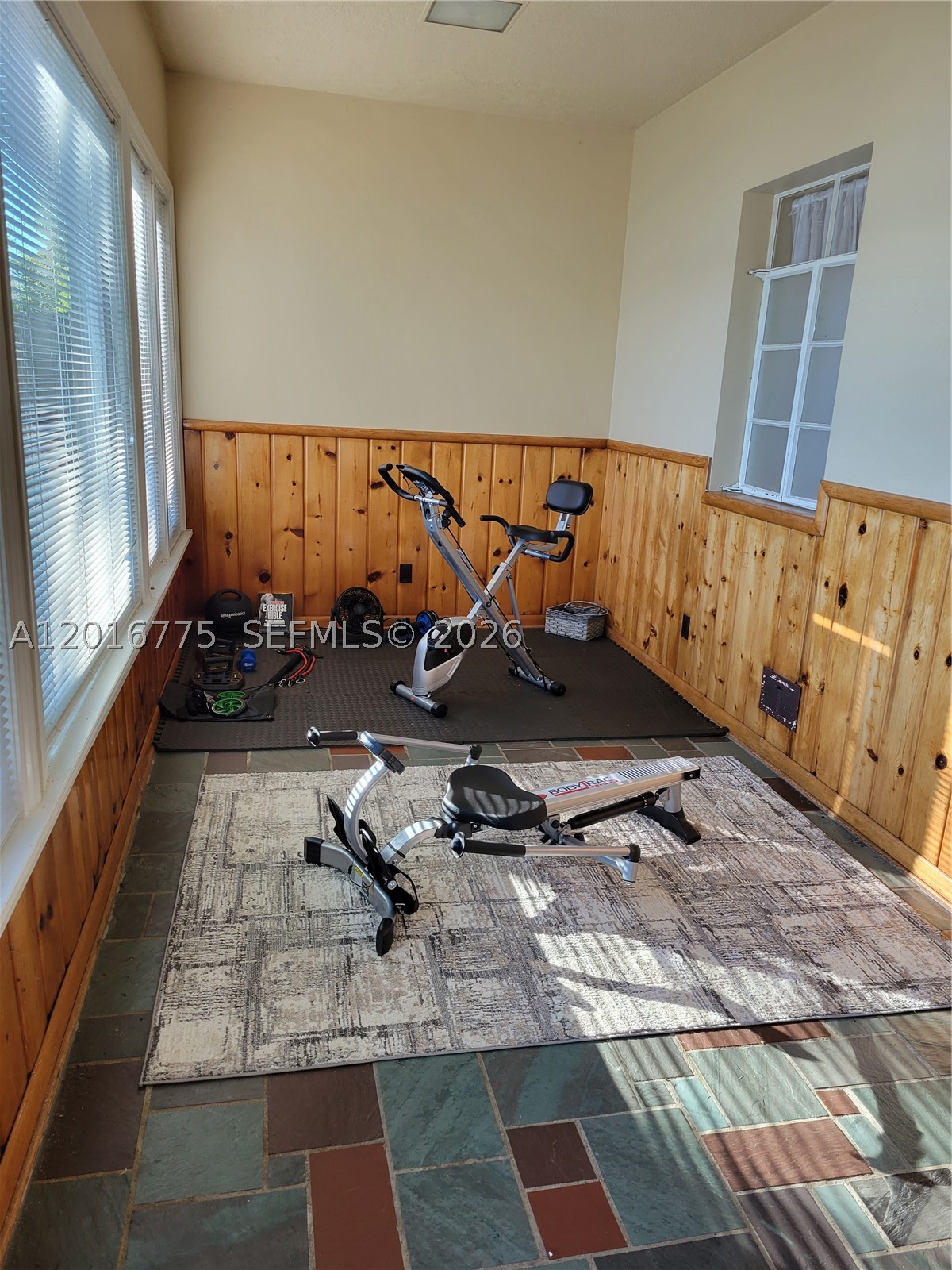 605 Hilltop Drive Property Photo 16