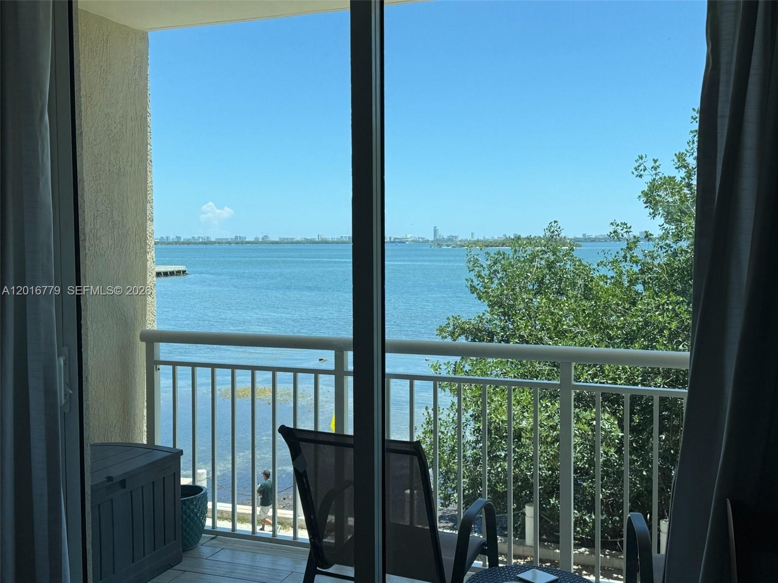 2000 N Bayshore Dr 220 Property Photo 1