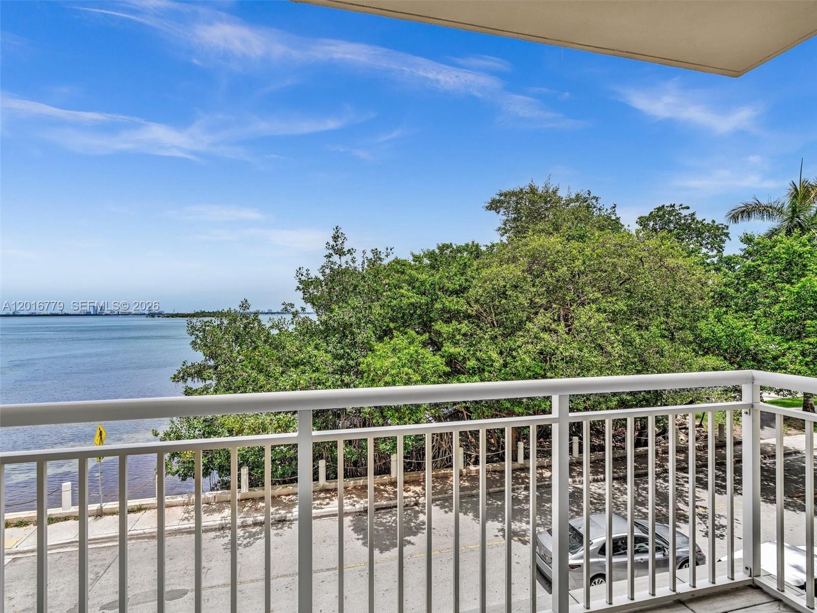 2000 N Bayshore Dr 220 Property Photo 3