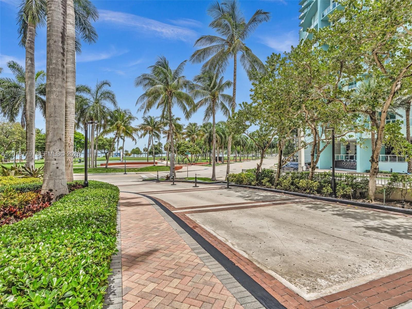 2000 N Bayshore Dr 220 Property Photo 33