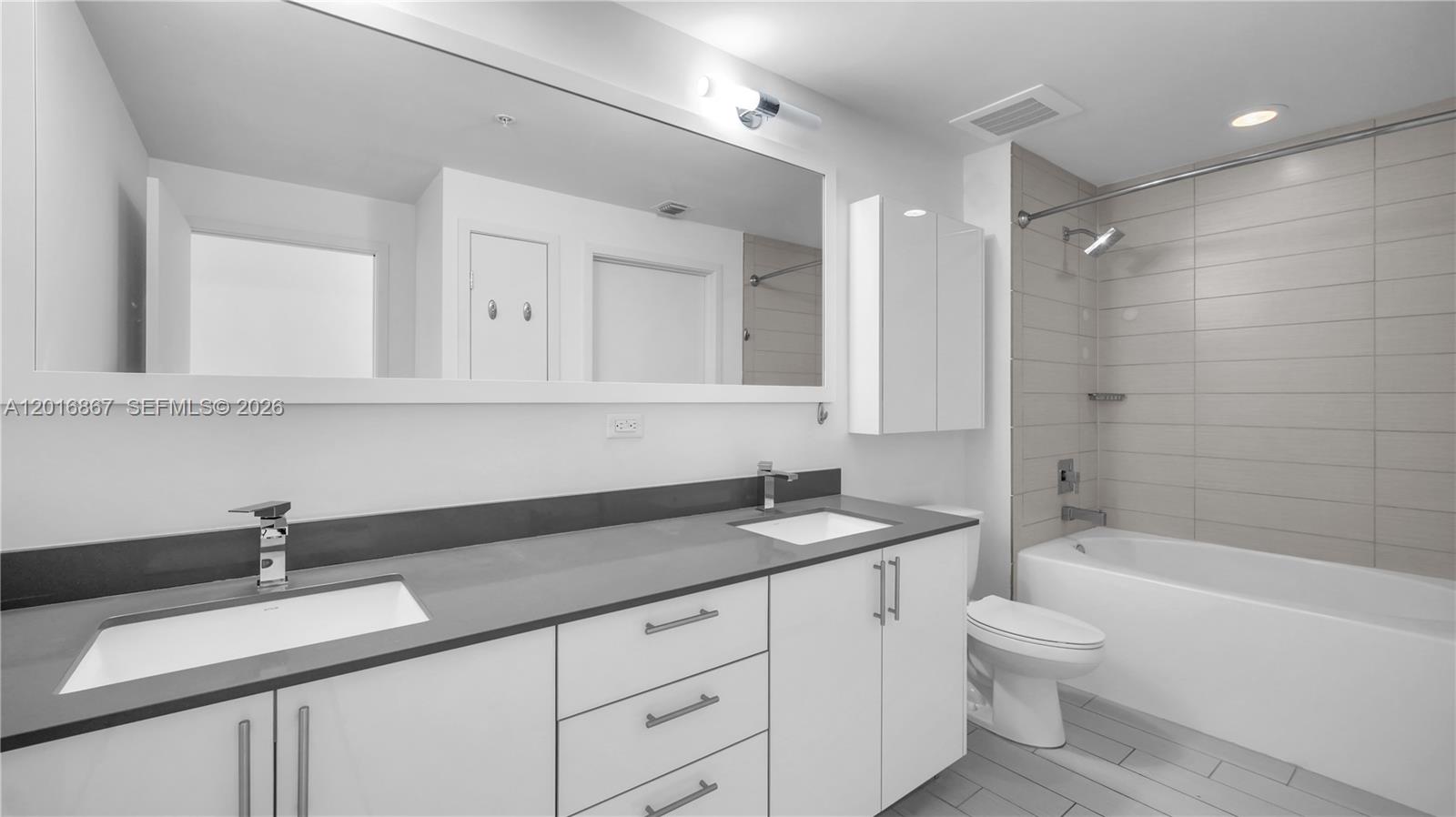 999 Sw 1st Ave 2009 Property Photo 12