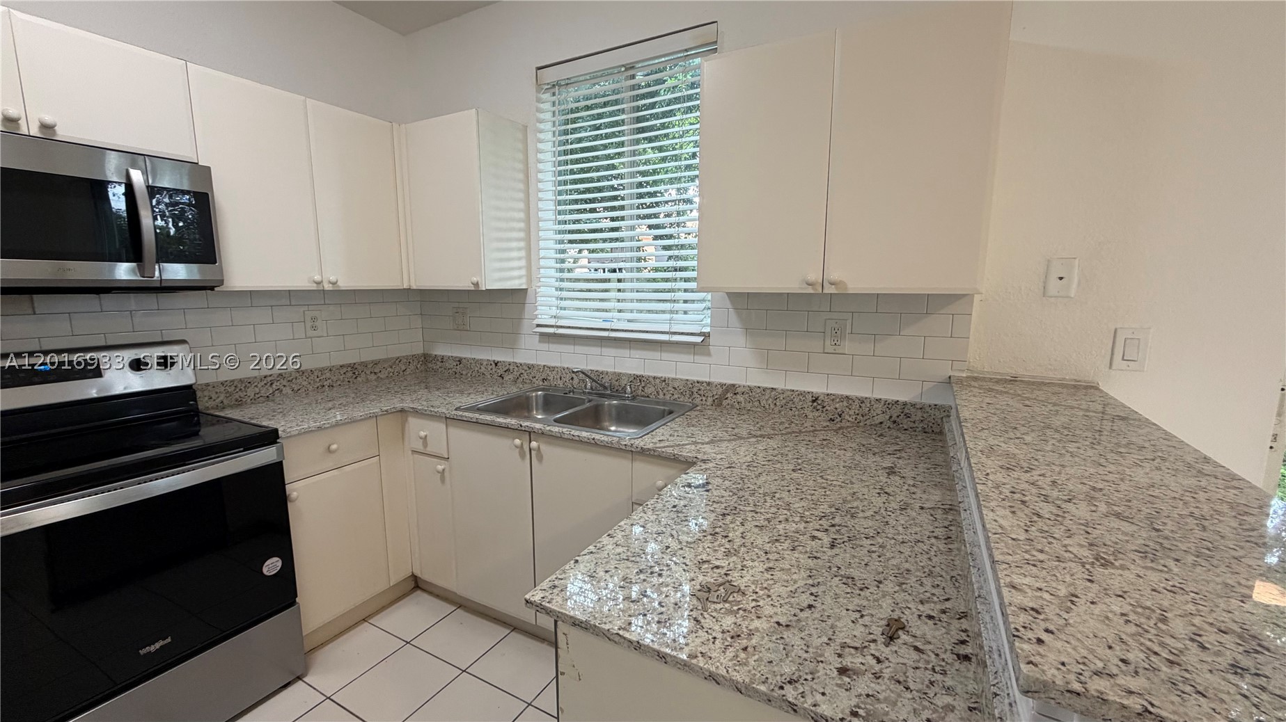 A12016933 Property Photo 3