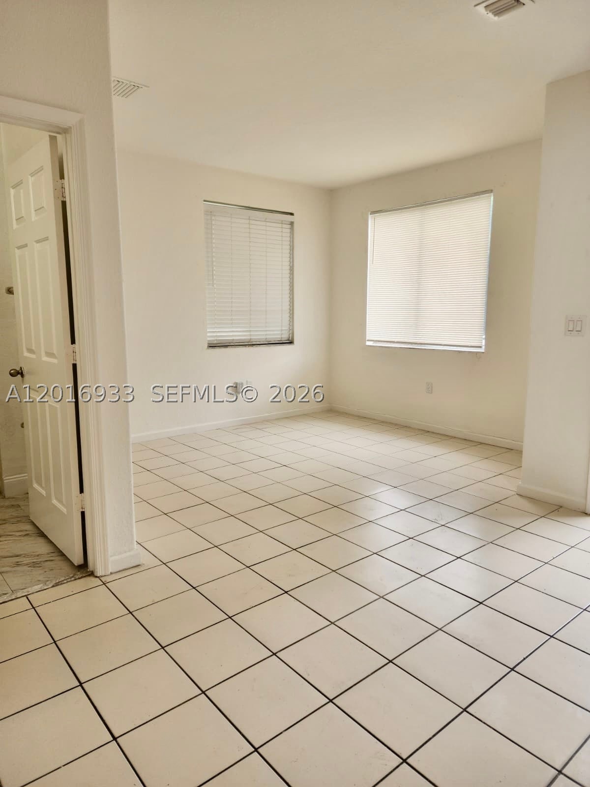 A12016933 Property Photo 8