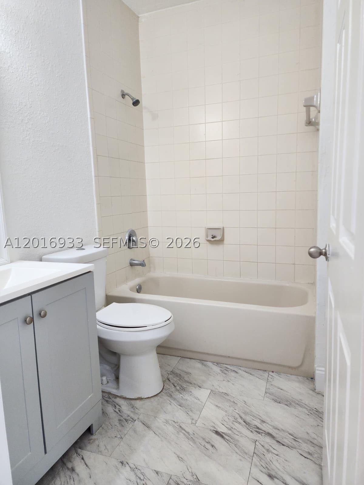 A12016933 Property Photo 12