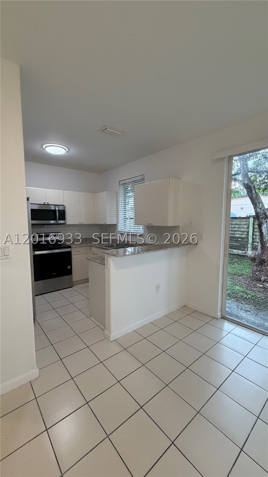 A12016933 Property Photo 17