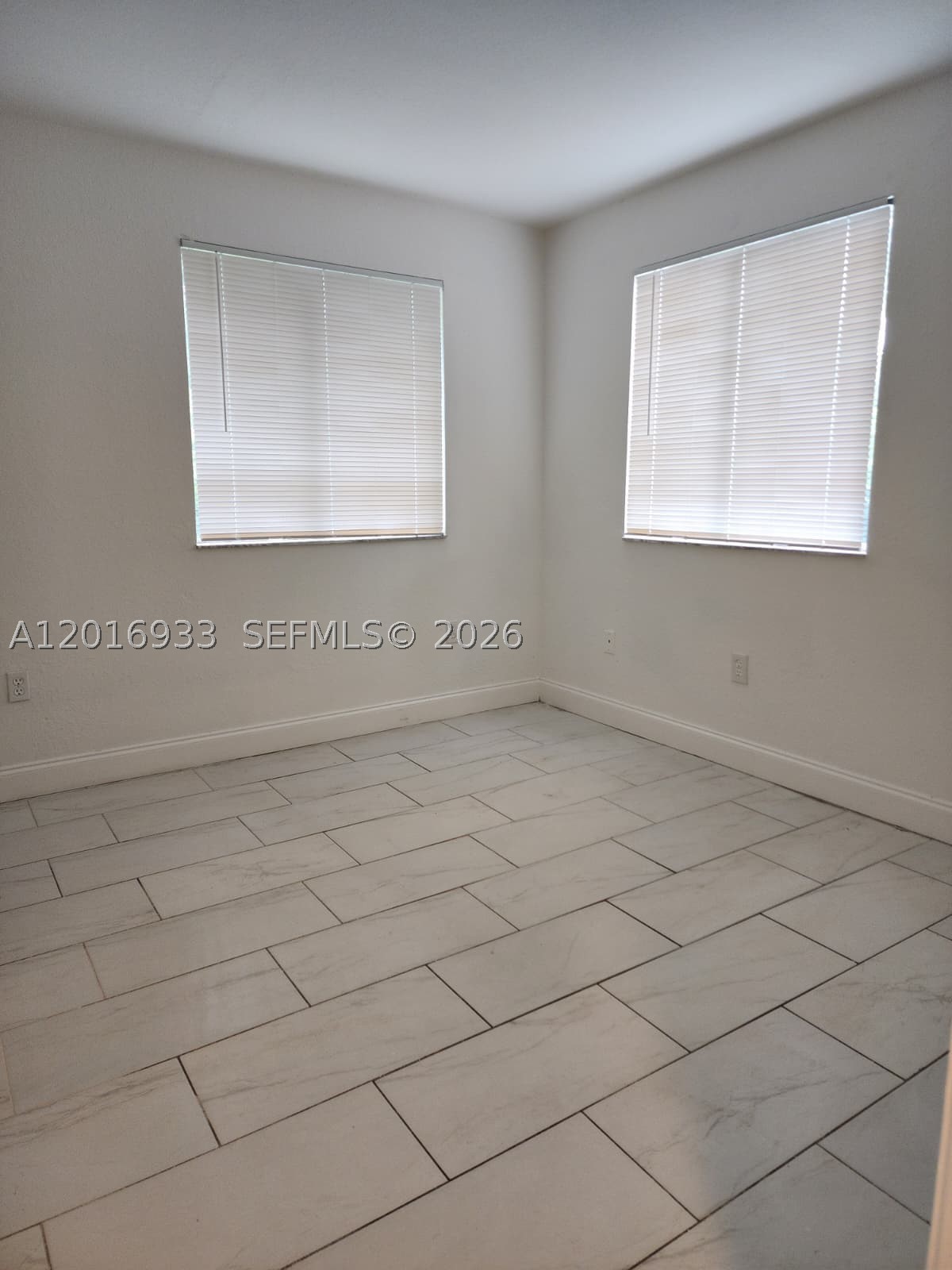 A12016933 Property Photo 20