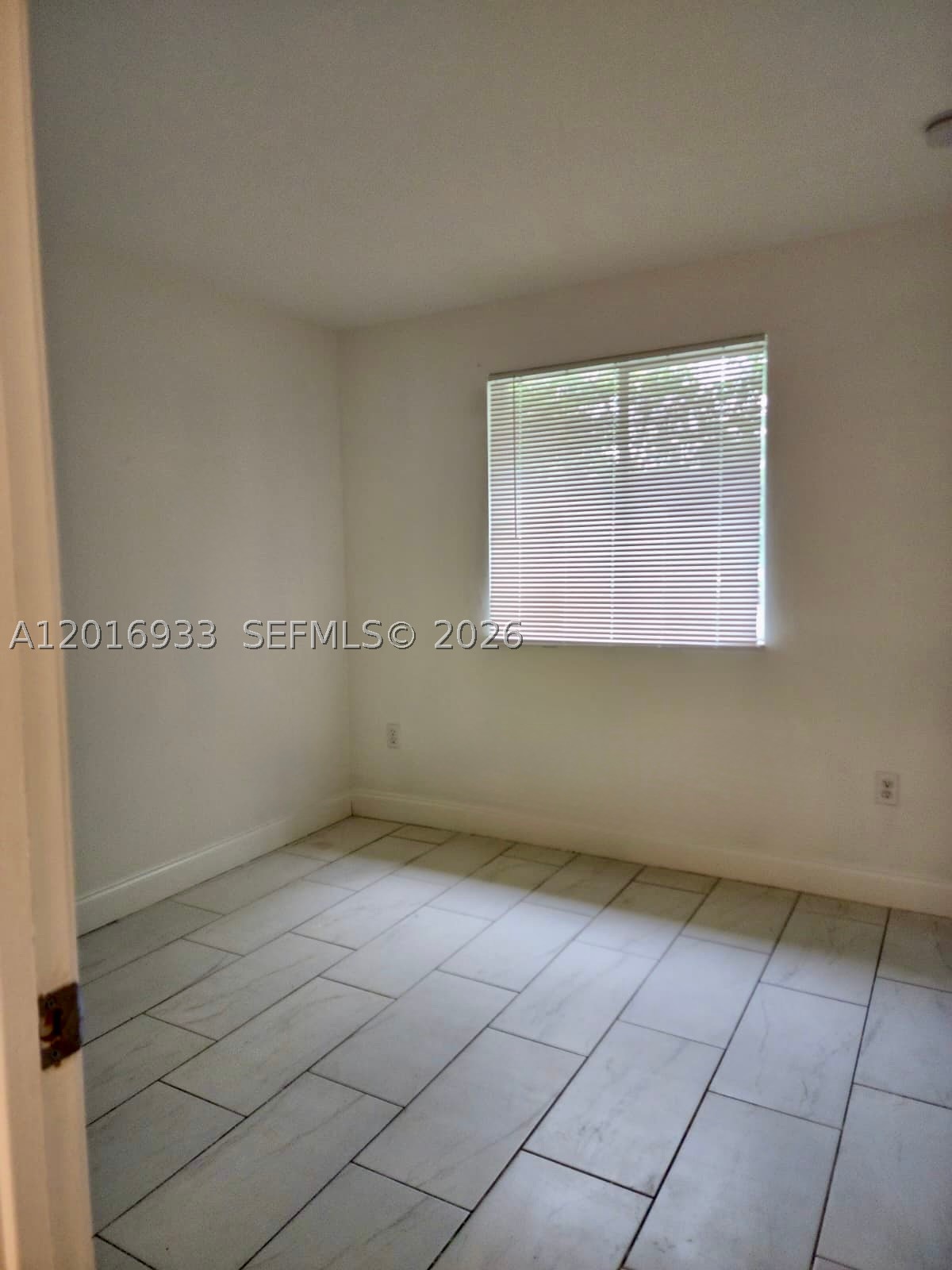 A12016933 Property Photo 21