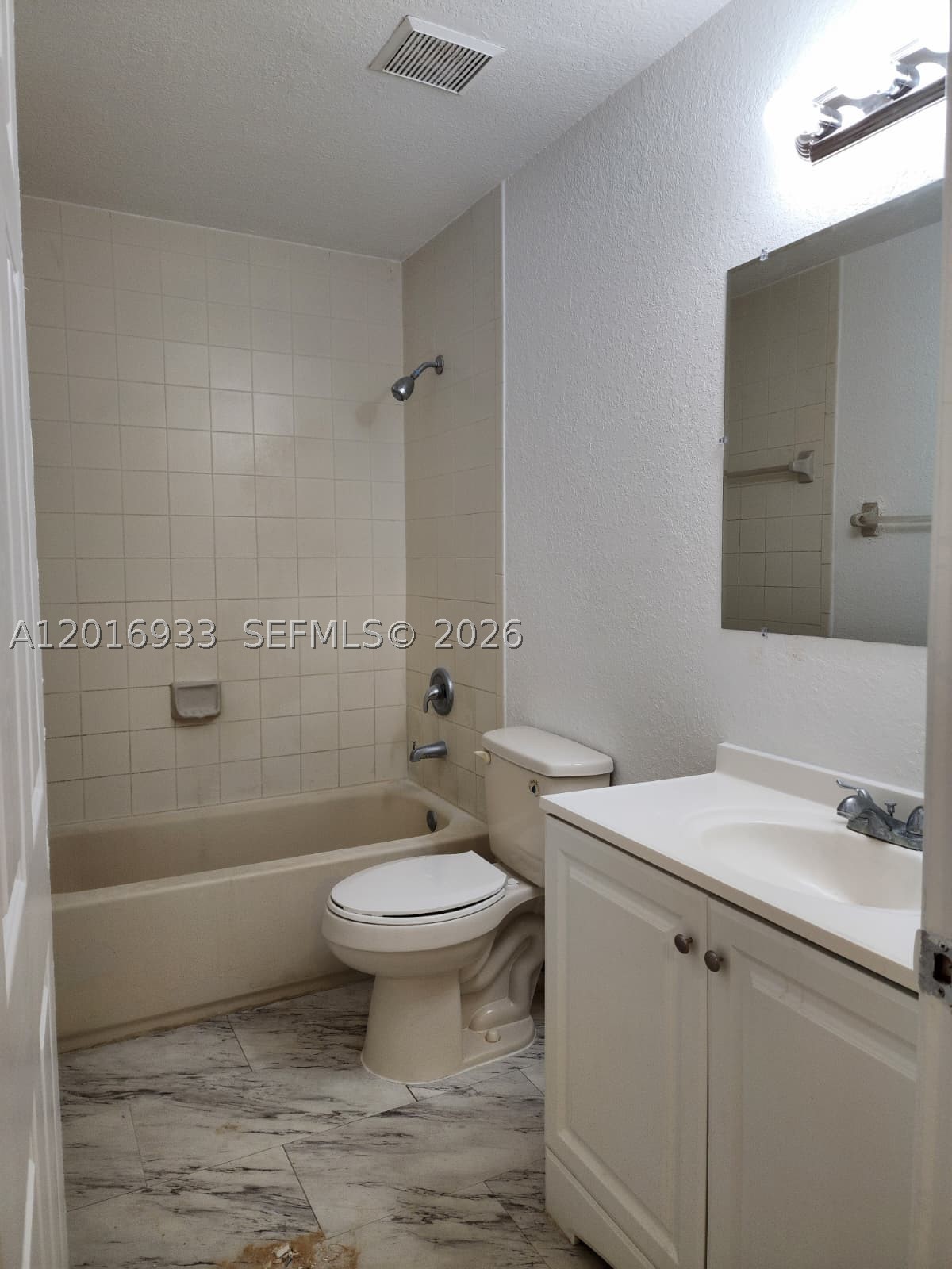 A12016933 Property Photo 25