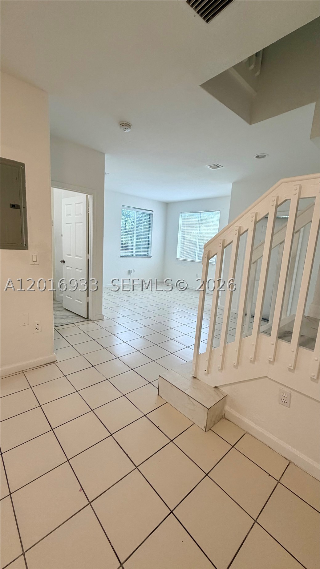 A12016933 Property Photo 25