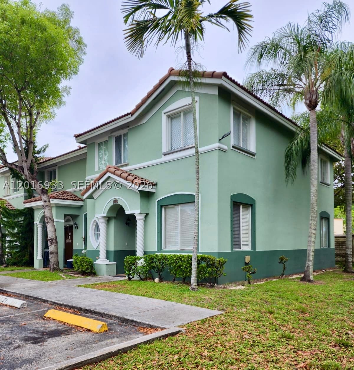 A12016933 Property Photo 28