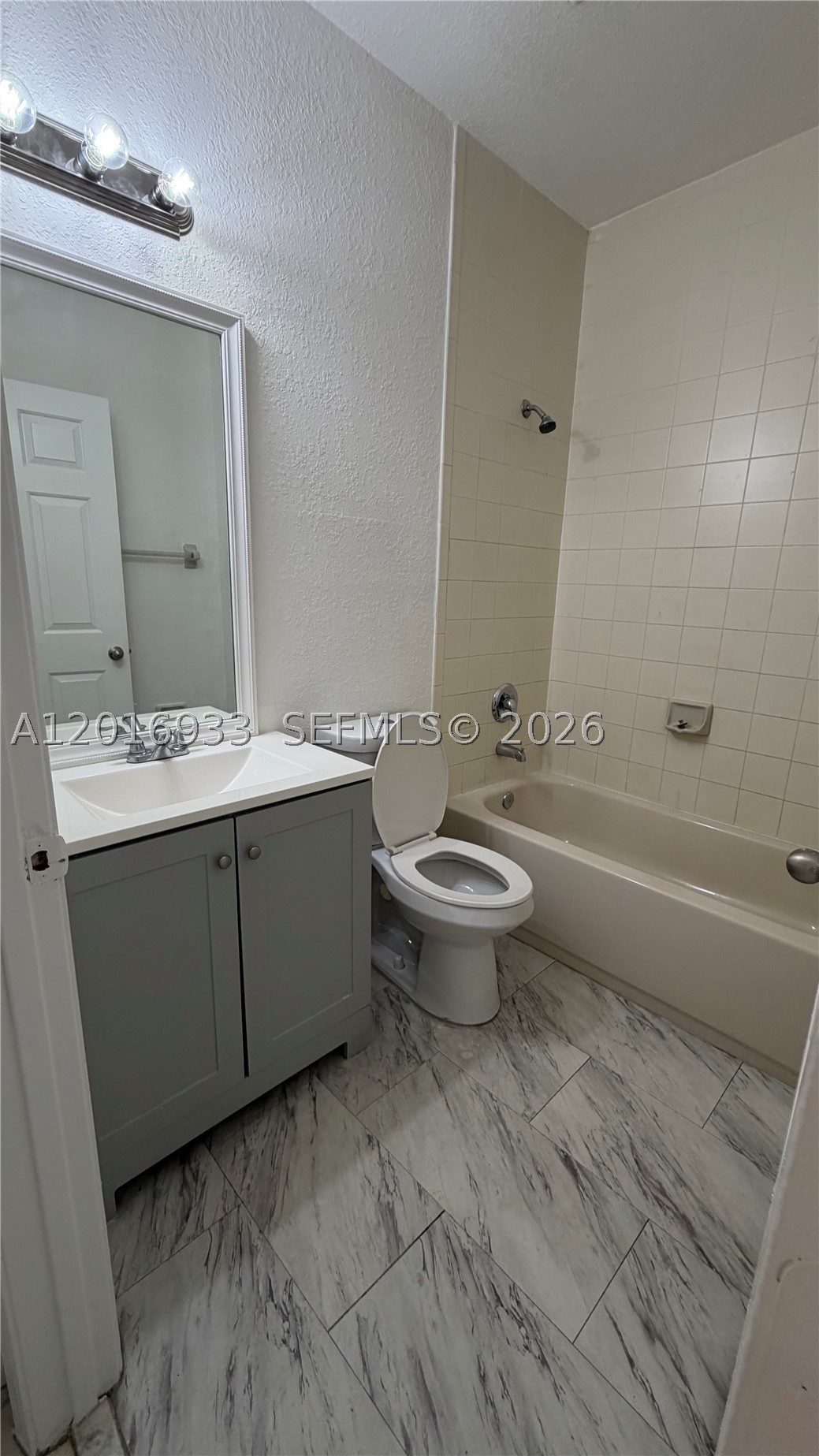 A12016933 Property Photo 43