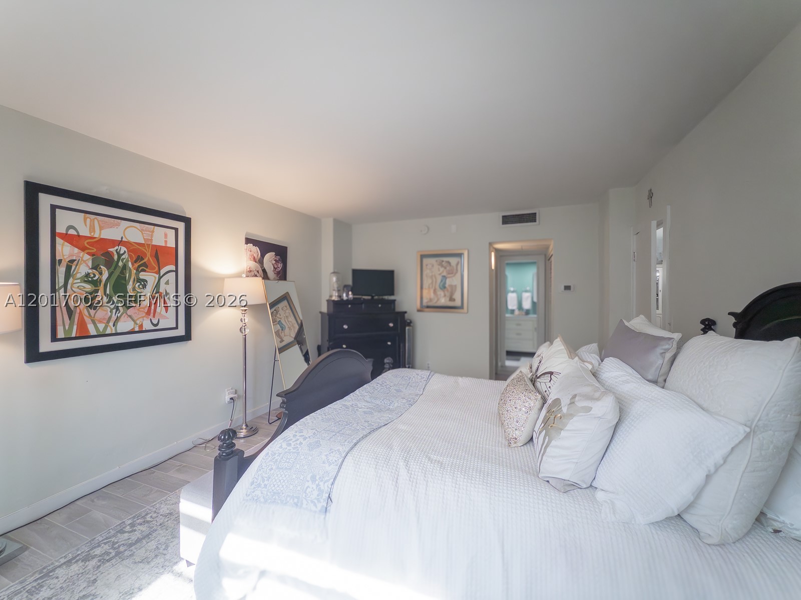 90 Edgewater Dr 114 Property Photo 8