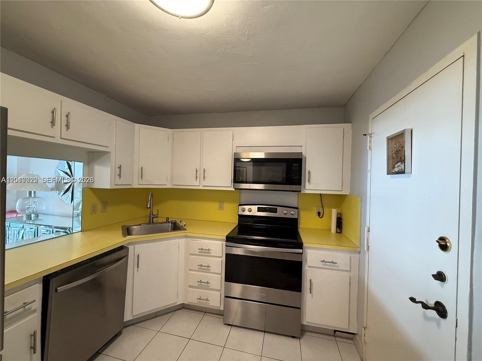 1865 S Ocean Dr 15c Property Photo 5