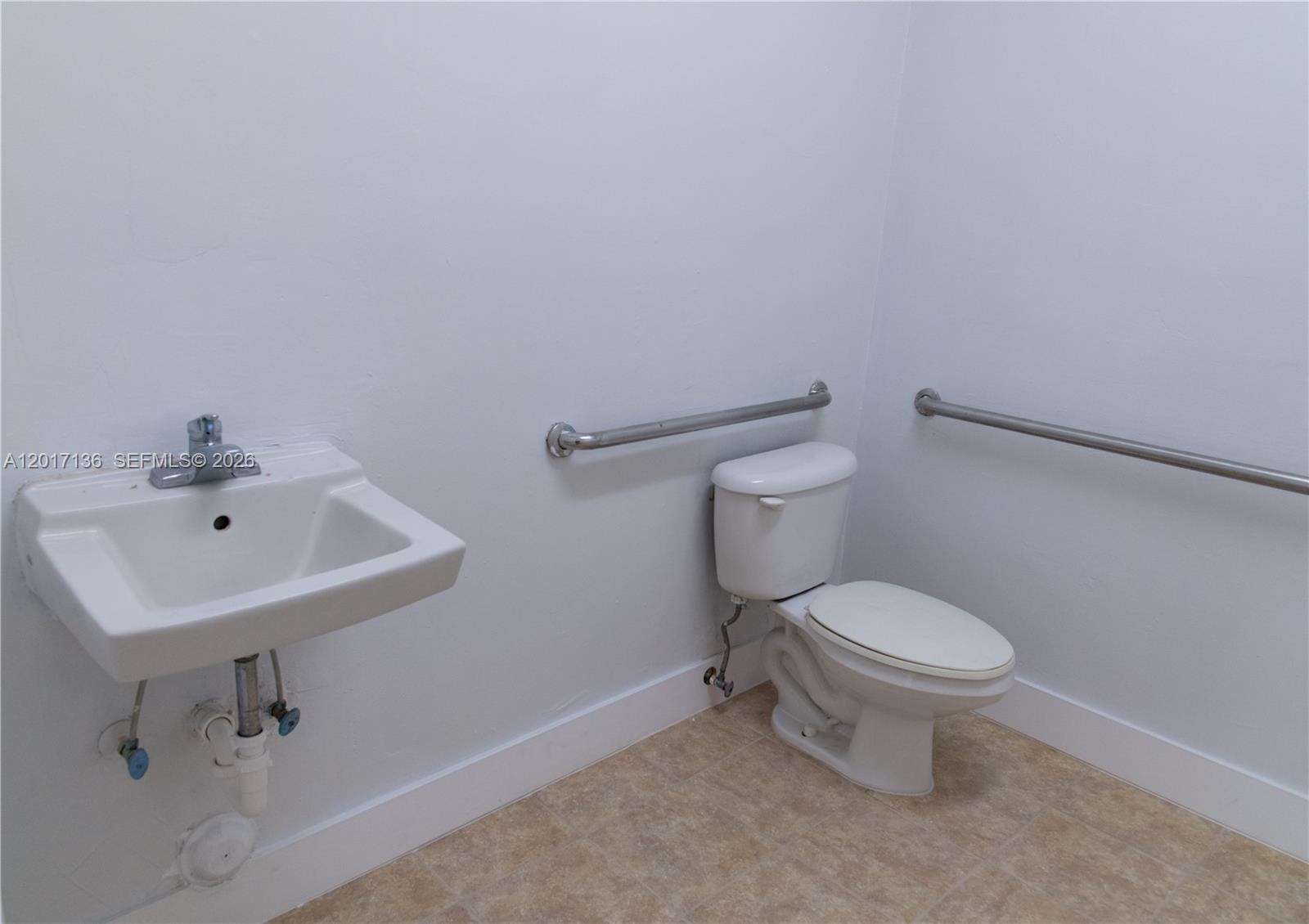 3930 Pembroke Rd Property Photo 8