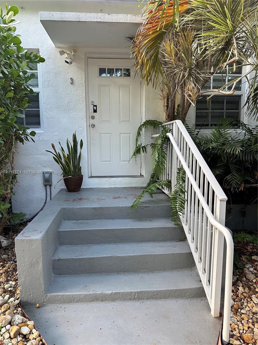 8401 Crespi Blvd 3 Property Photo 2