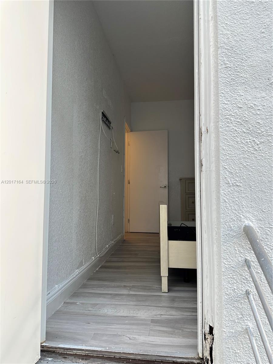 8401 Crespi Blvd 3 Property Photo 10