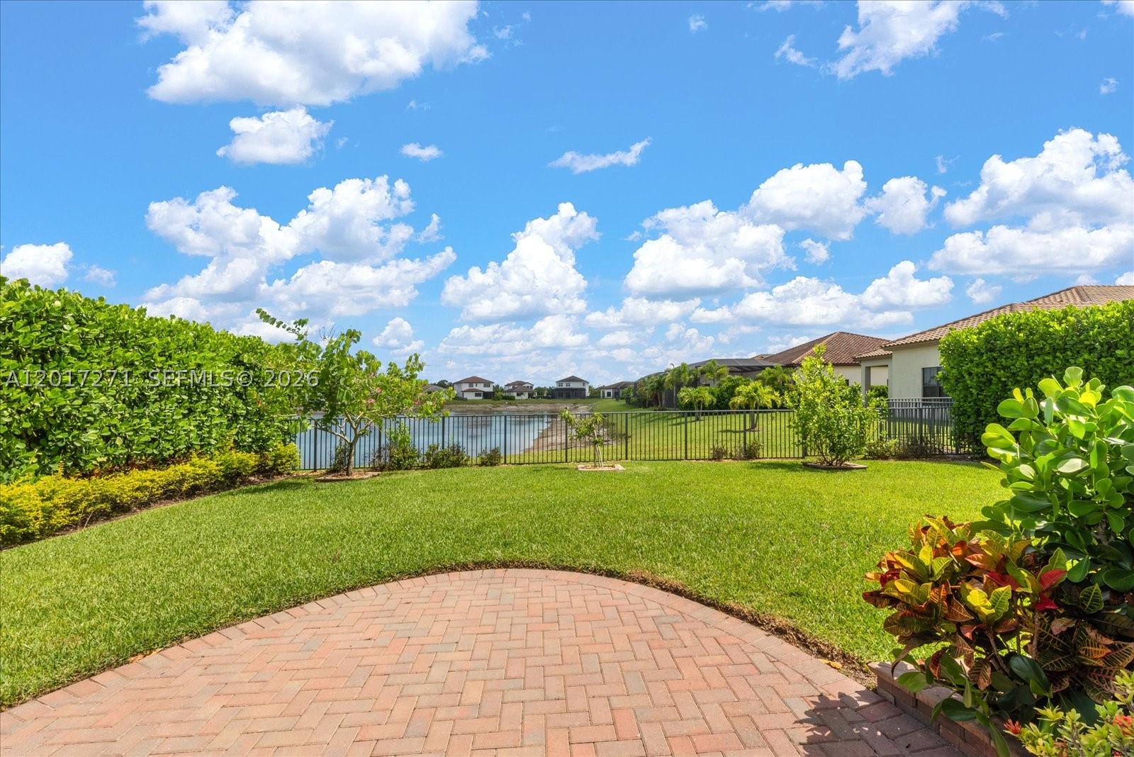 4881 Iron Horse Way Property Photo 6
