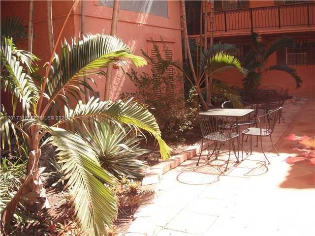 660 Tennis Club Dr 101 Property Photo 3