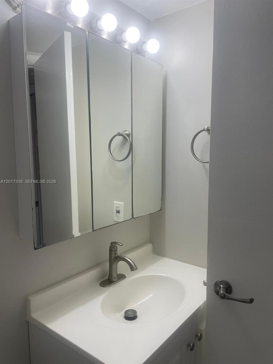 660 Tennis Club Dr 101 Property Photo 18