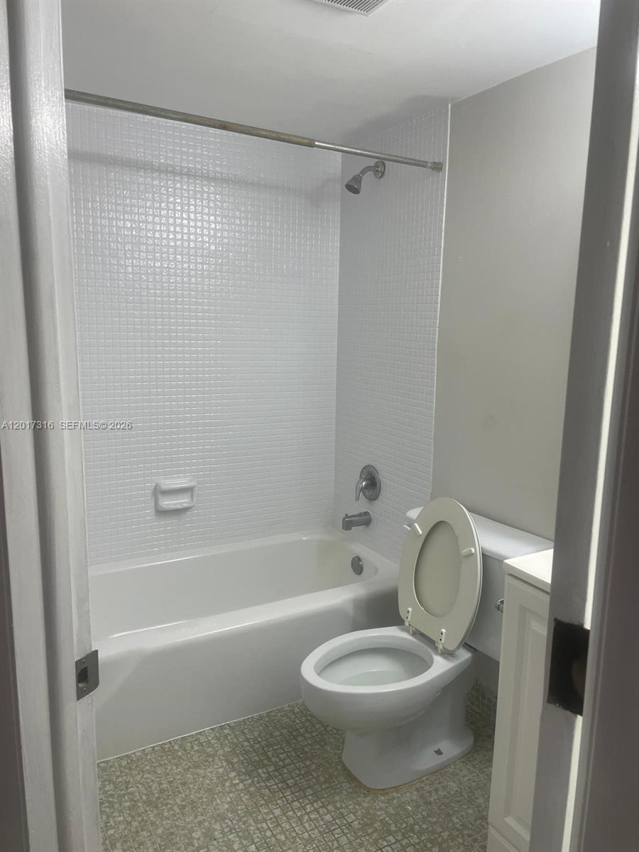 660 Tennis Club Dr 101 Property Photo 20