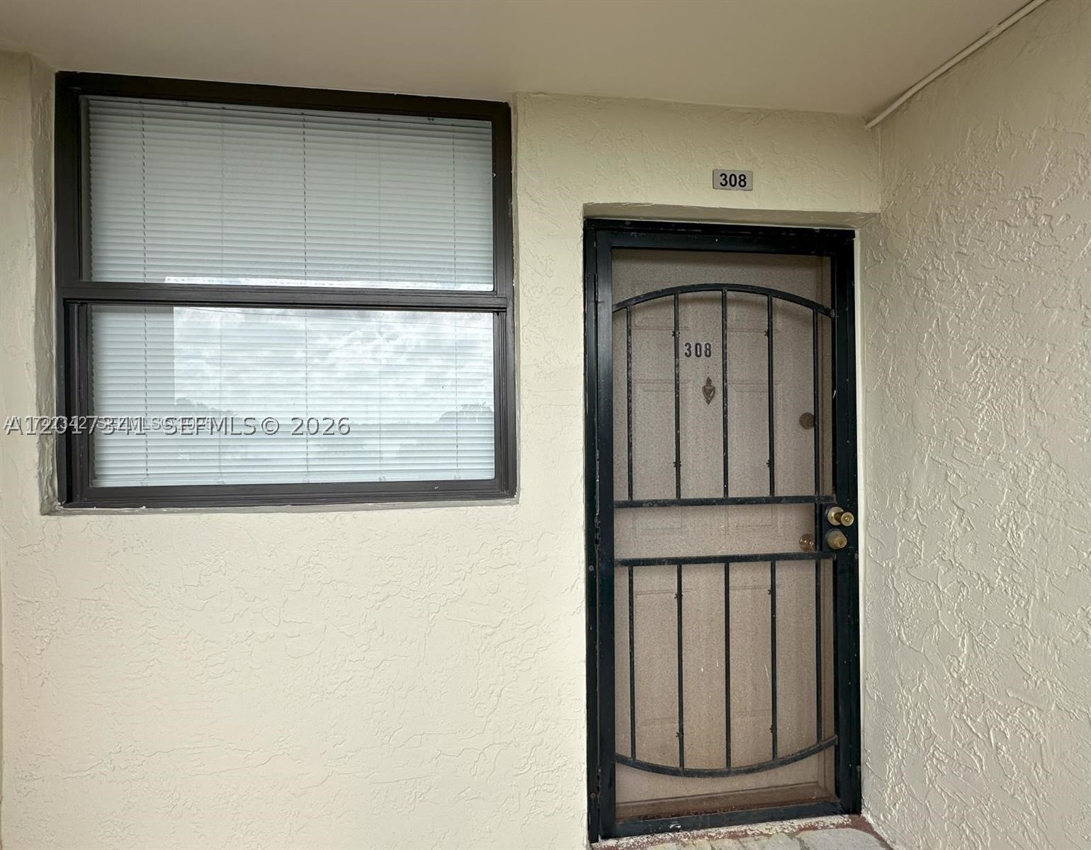 117 Lake Emerald Dr 308 Property Photo 2