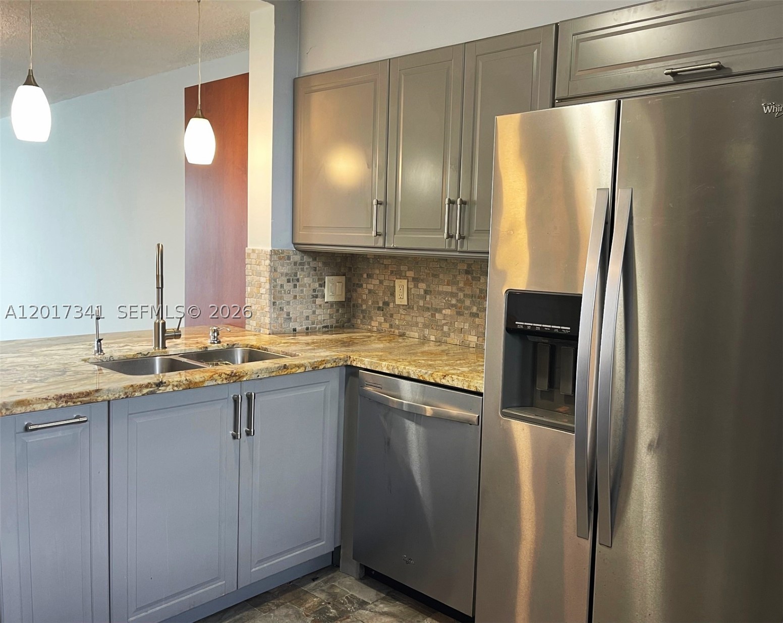 117 Lake Emerald Dr 308 Property Photo 7
