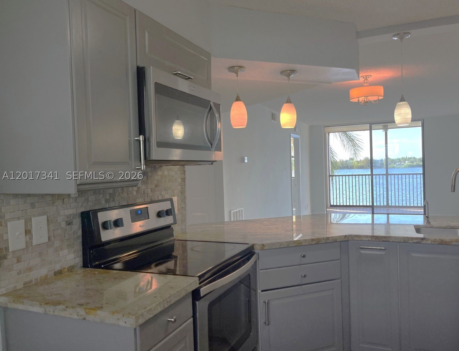117 Lake Emerald Dr 308 Property Photo 8