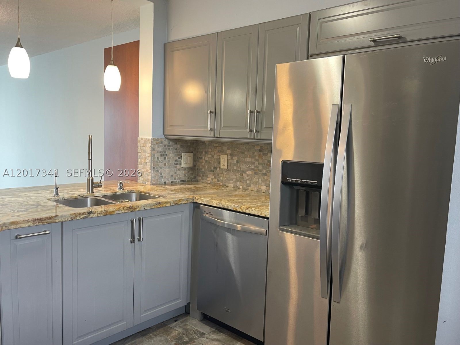 117 Lake Emerald Dr 308 Property Photo 10
