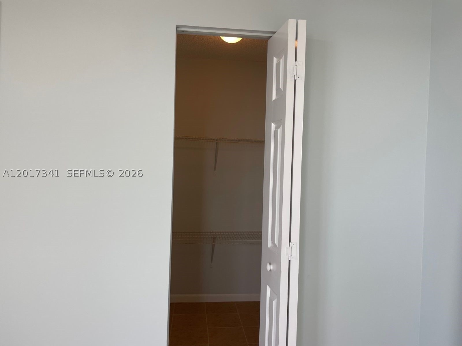 117 Lake Emerald Dr 308 Property Photo 12
