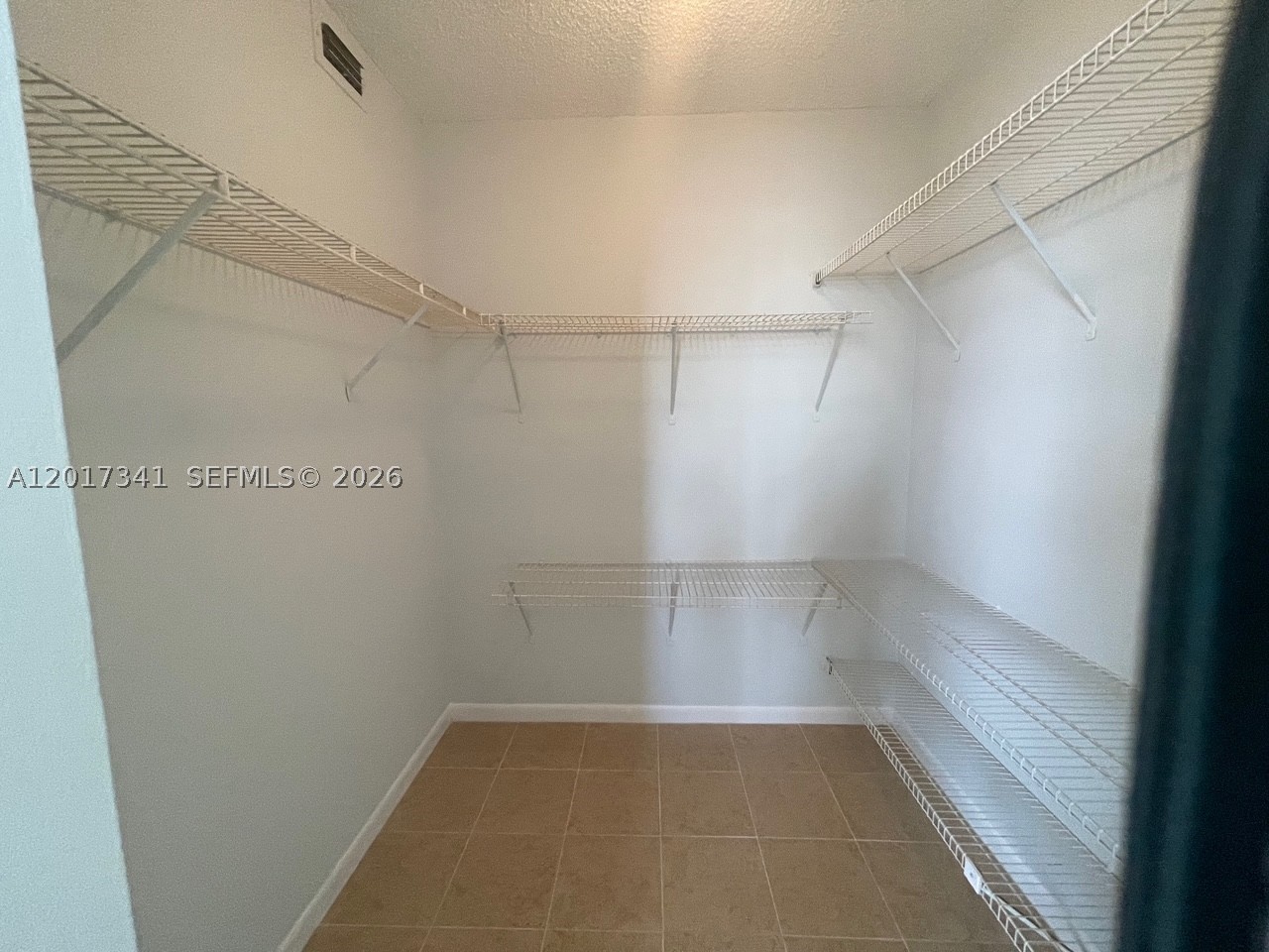 117 Lake Emerald Dr 308 Property Photo 13