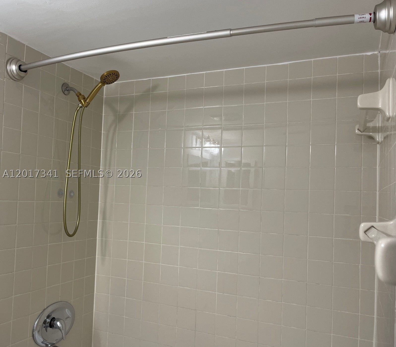 117 Lake Emerald Dr 308 Property Photo 15