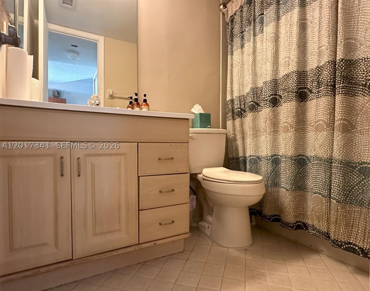 117 Lake Emerald Dr 308 Property Photo 17