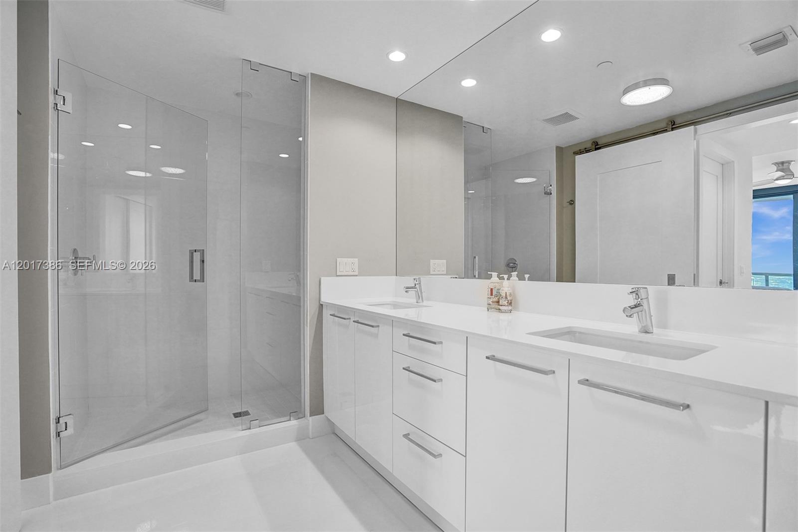 100 E Las Olas Blvd 3602 Property Photo 28