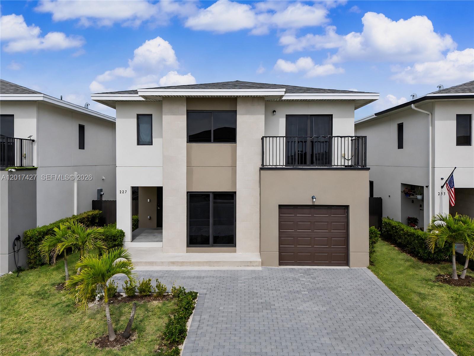 227 NW 13th Pl
