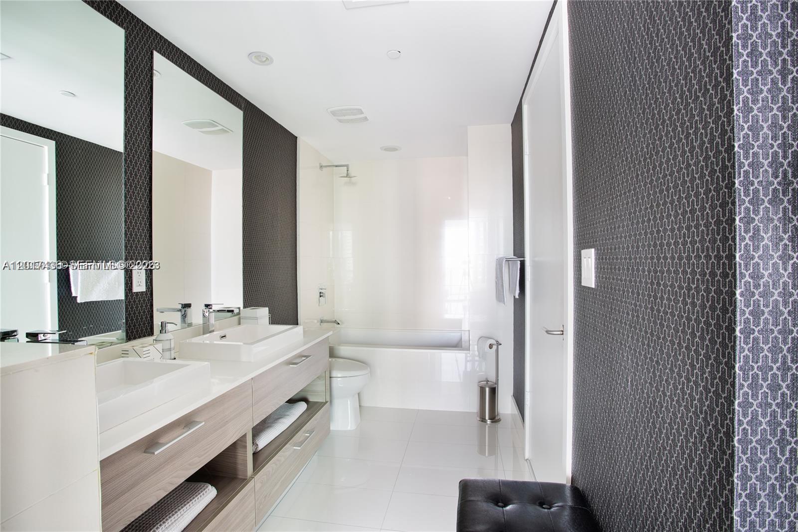 1300 S Miami Ave 2104 Property Photo 6