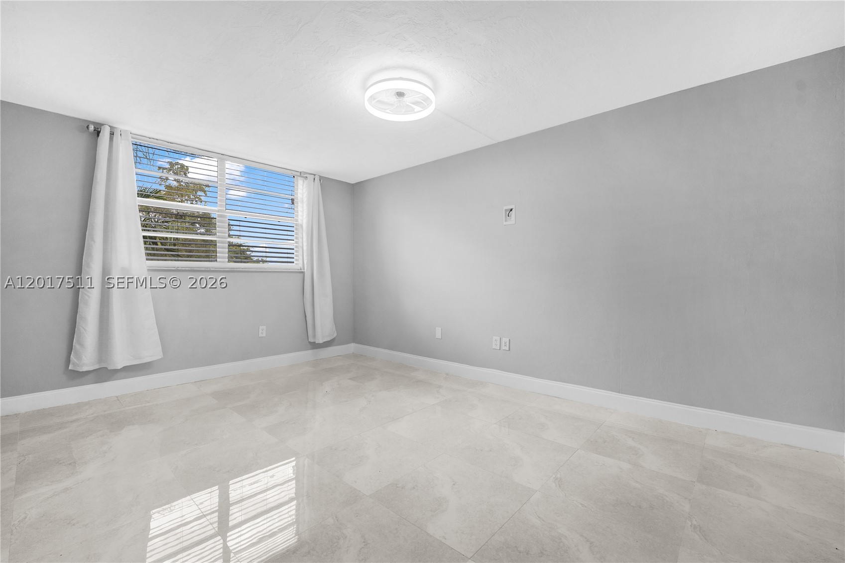 7100 Nw 17th St 305 Property Photo 16