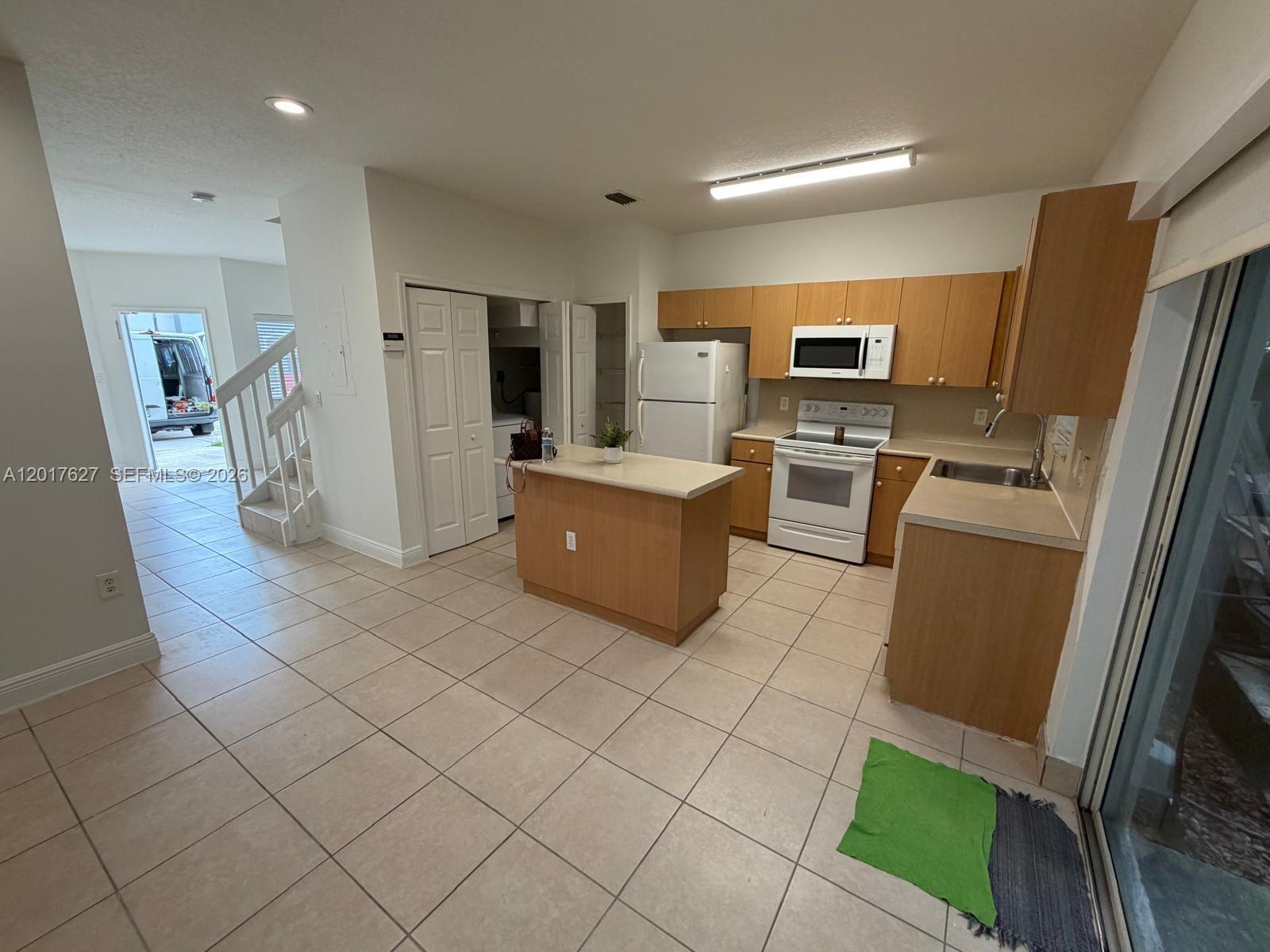 2953 Se 15th Ter Property Photo 11