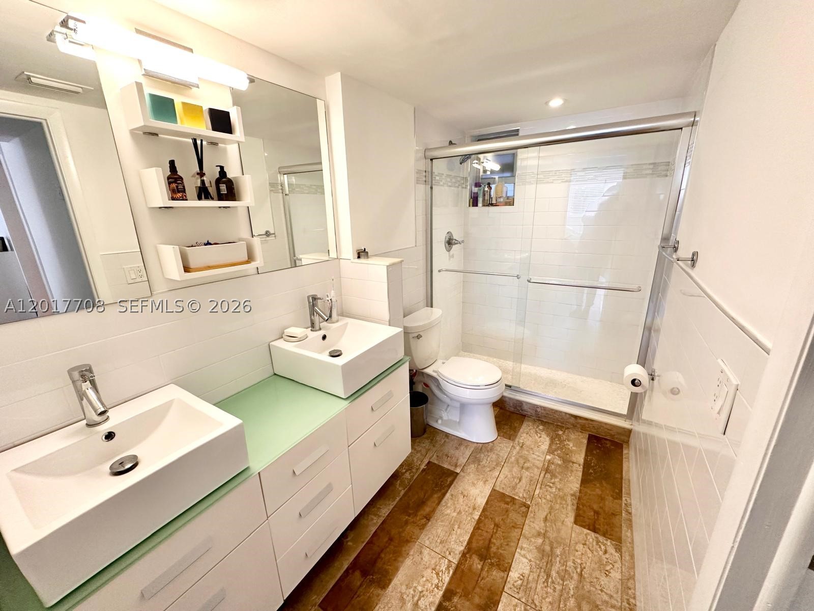 1674 Bay Rd 302 Property Photo 11