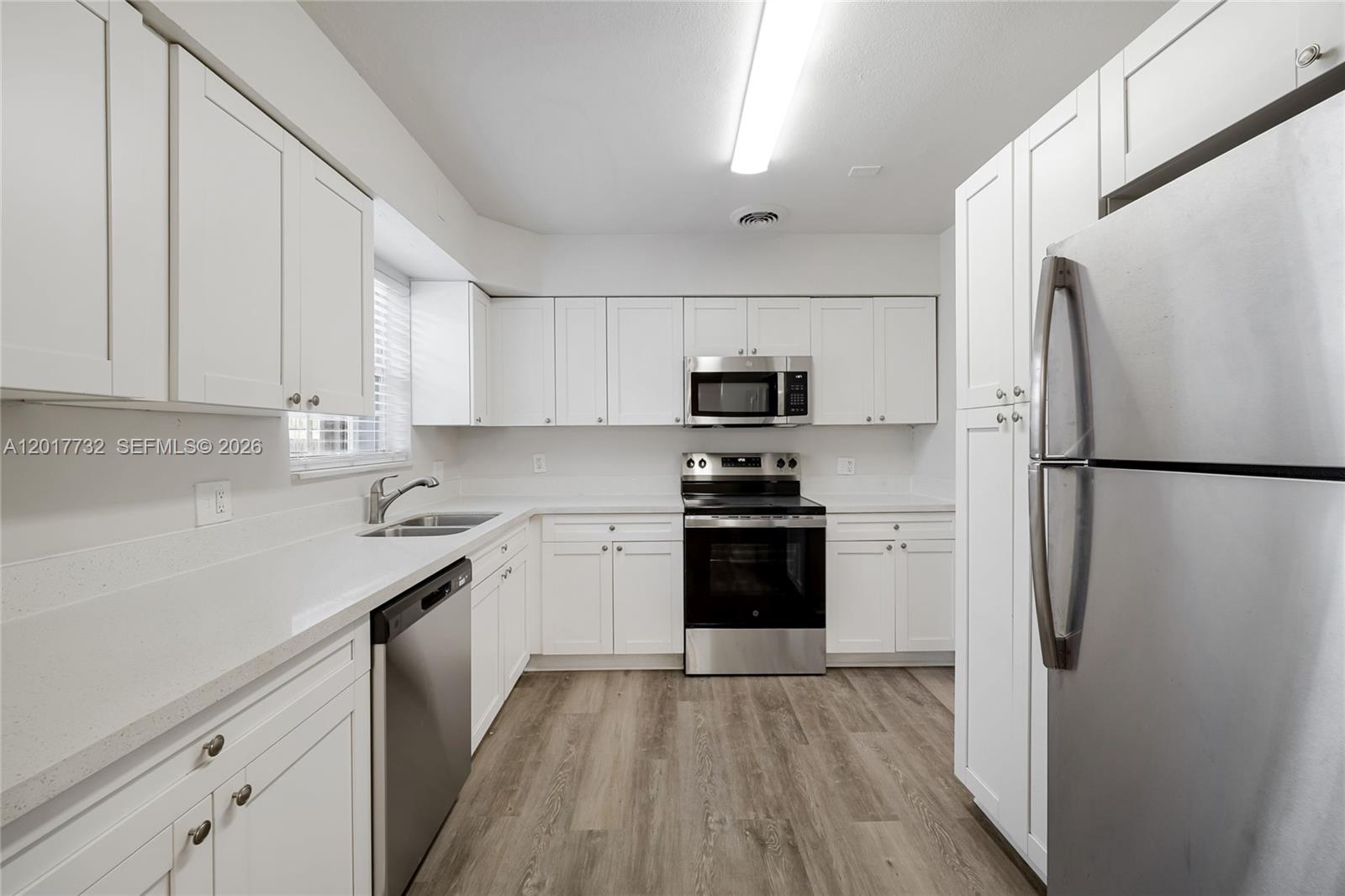2844 Funston St Property Photo 6