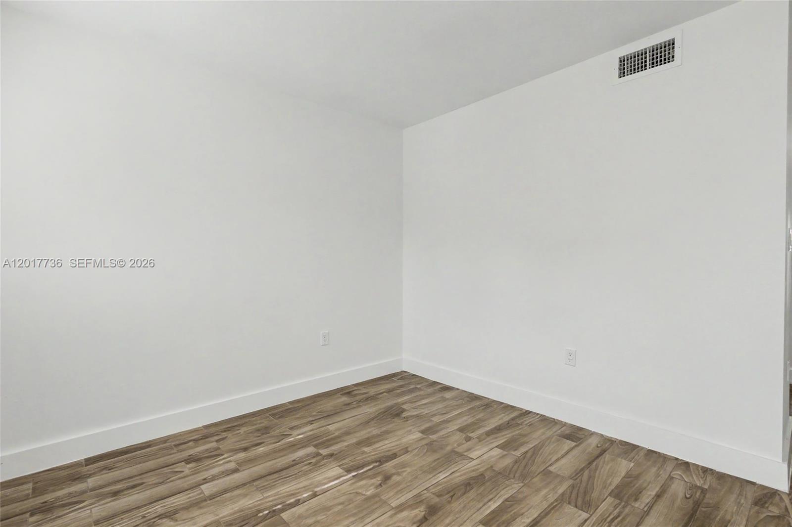122 Sw 56th Ave Property Photo 6