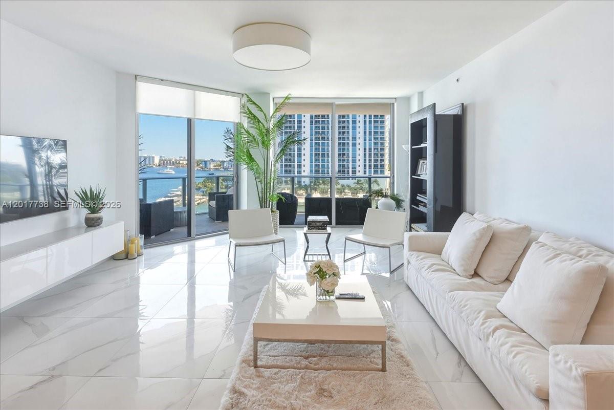17301 Biscayne Blvd 605 Property Photo 4