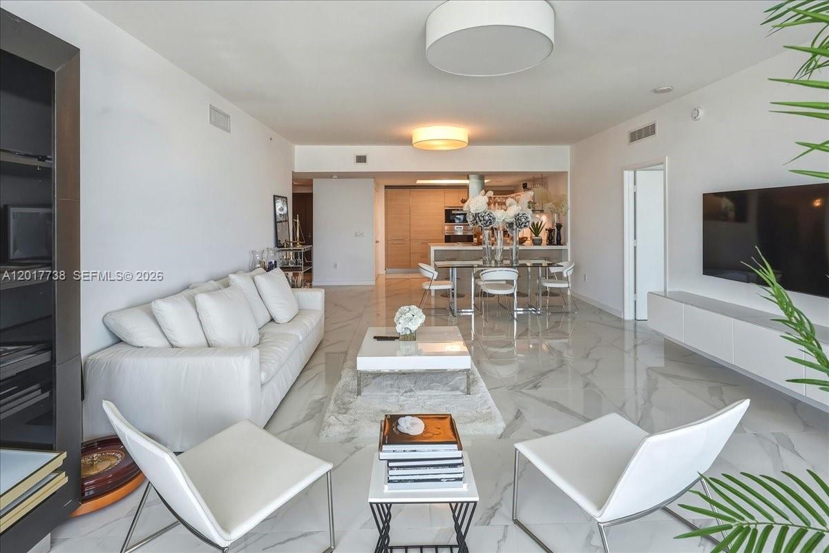 17301 Biscayne Blvd 605 Property Photo 5